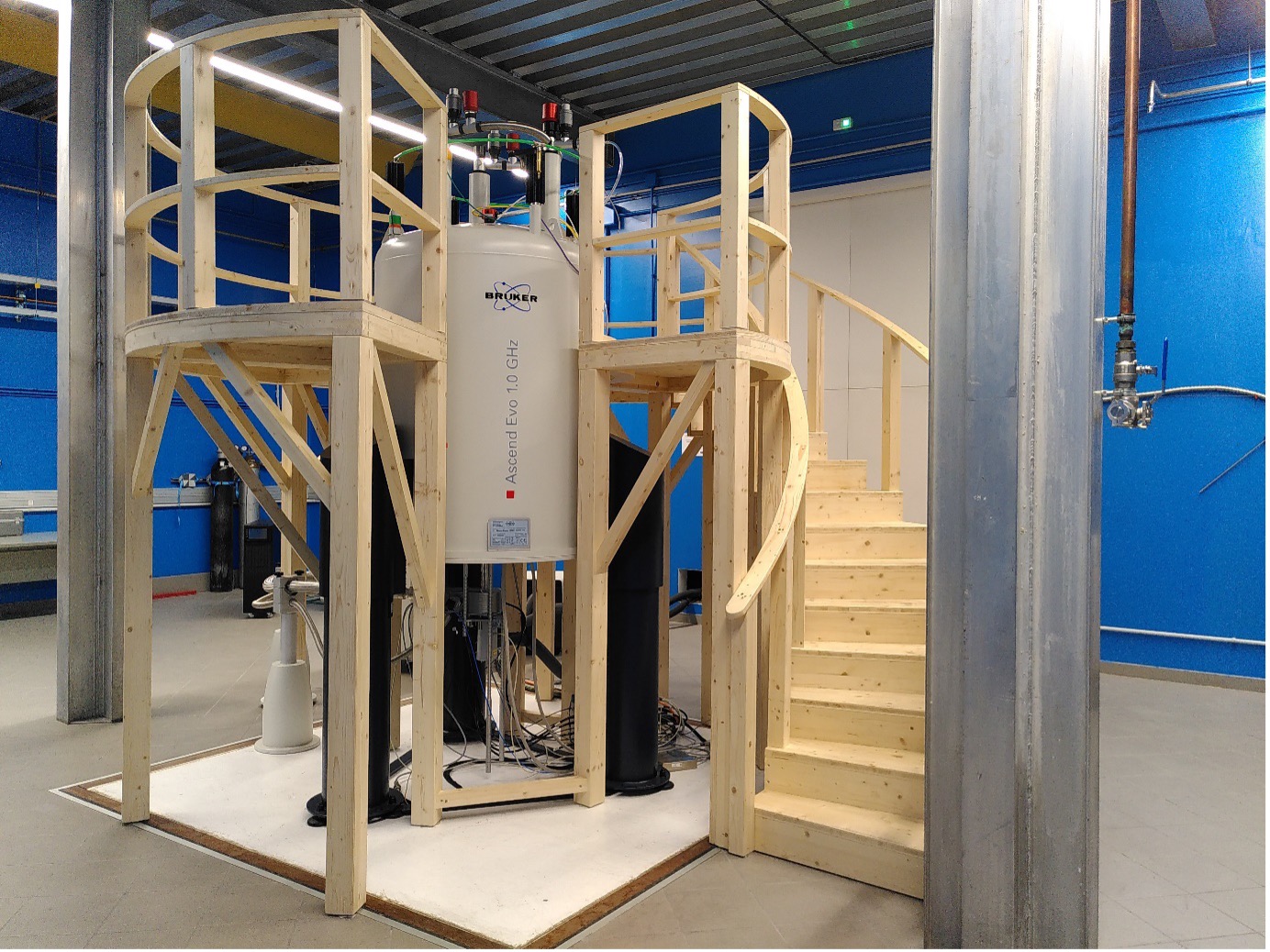 Solution NMR, CCiTUB, Barcelona, Spain